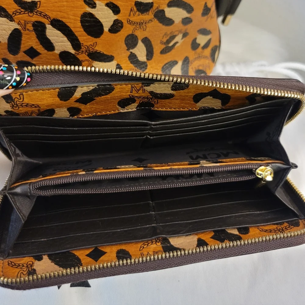 🖤🔥MCM Leopard Print Drawstring  2 Way Satchel Crossbody Bag and Wallet🔥🖤